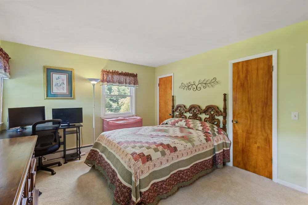 10426 Douglas Avenue Plainwell, MI 49080