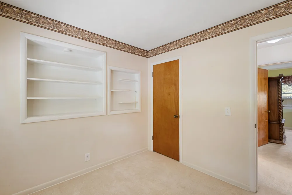 10426 Douglas Avenue Plainwell, MI 49080