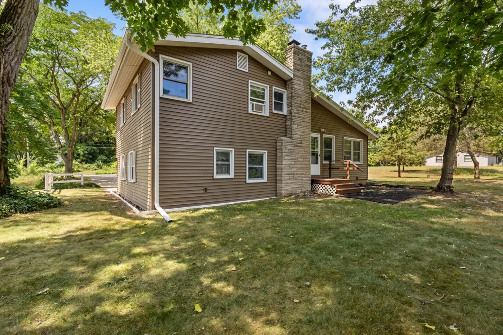 10426 Douglas Avenue Plainwell, MI 49080