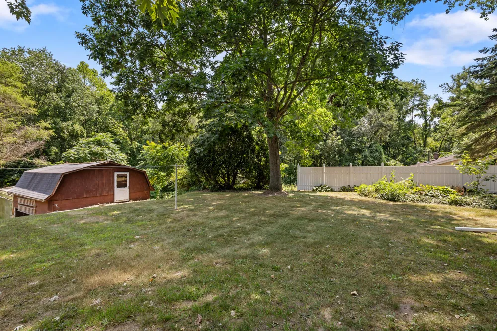 10426 Douglas Avenue Plainwell, MI 49080