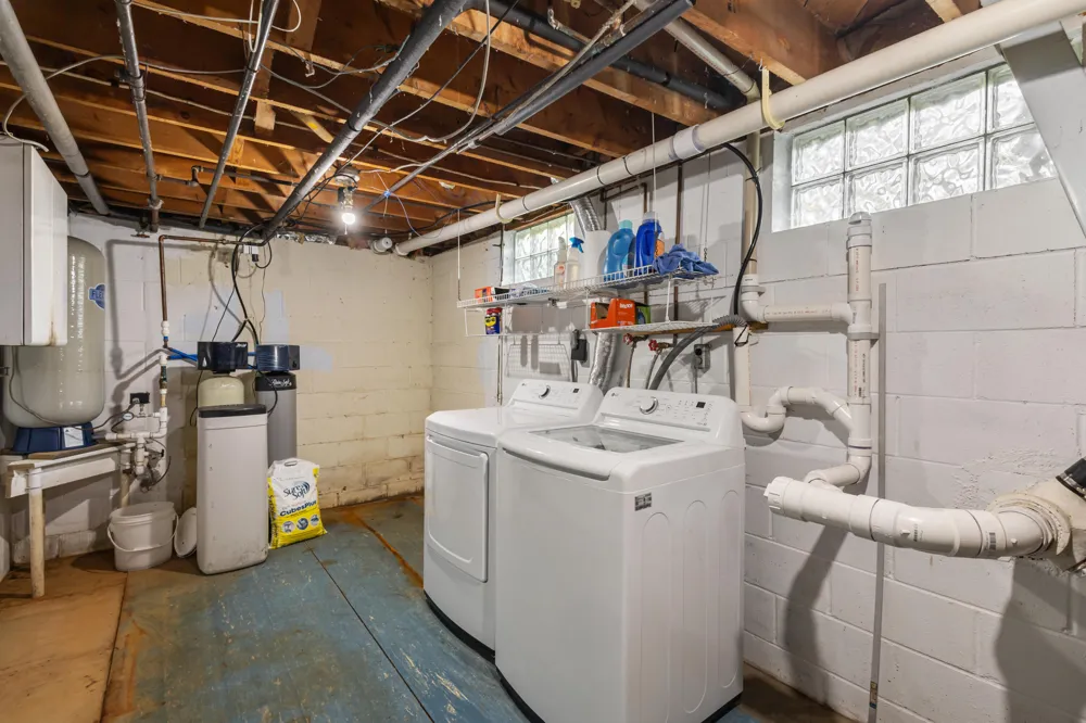 10426 Douglas Avenue Plainwell, MI 49080