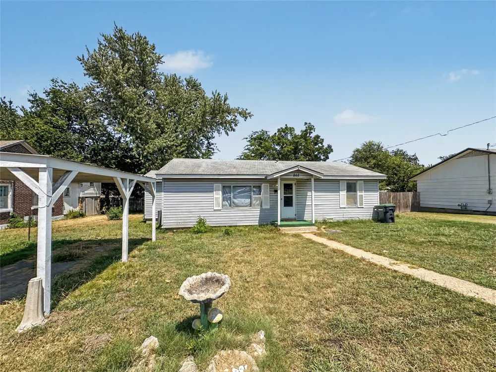 848 W Keetoowah Street Tahlequah, OK 74464
