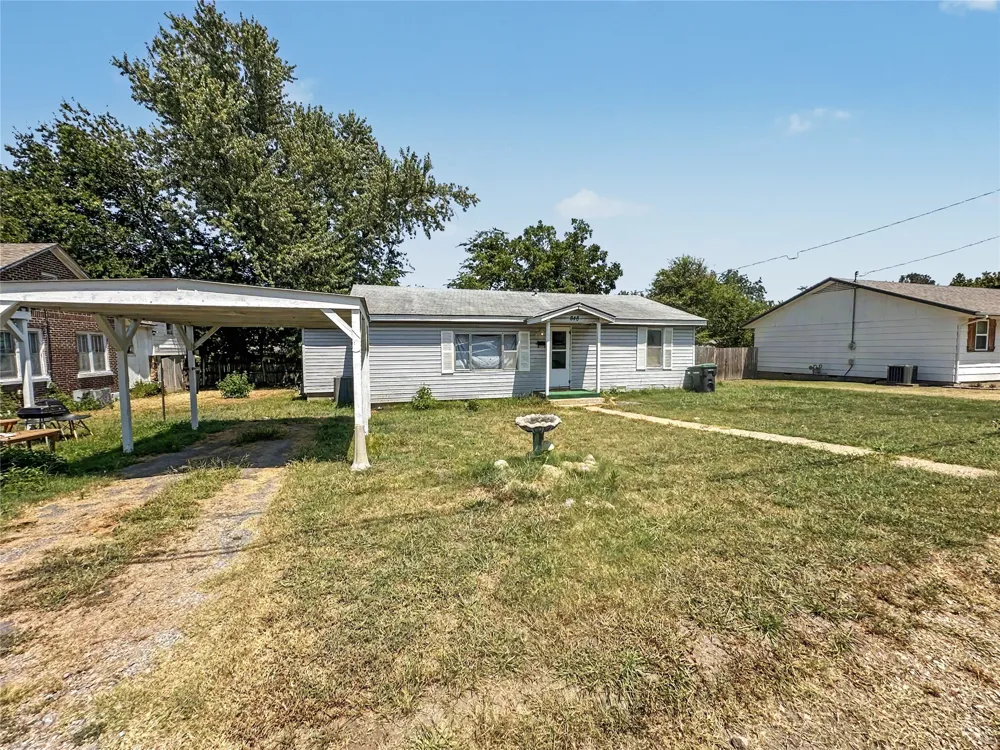 848 W Keetoowah Street Tahlequah, OK 74464