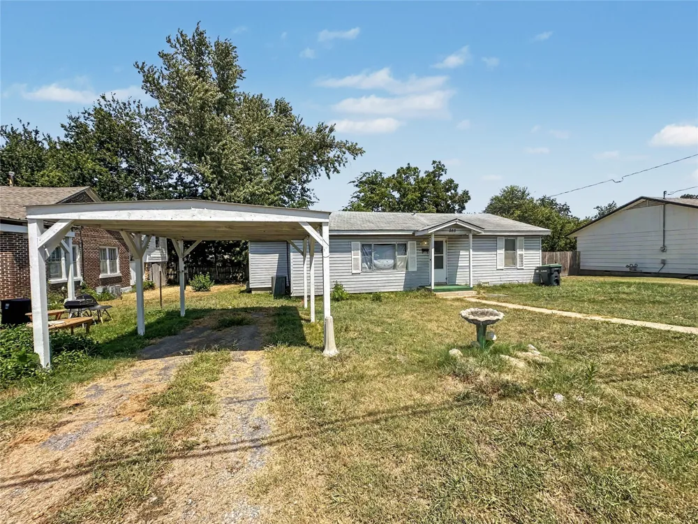 848 W Keetoowah Street Tahlequah, OK 74464