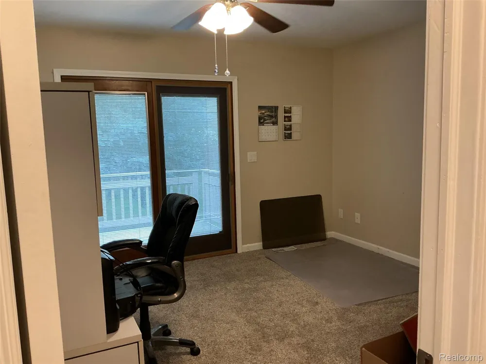 1580 CARTHAGE Commerce Charter Township, MI 48382