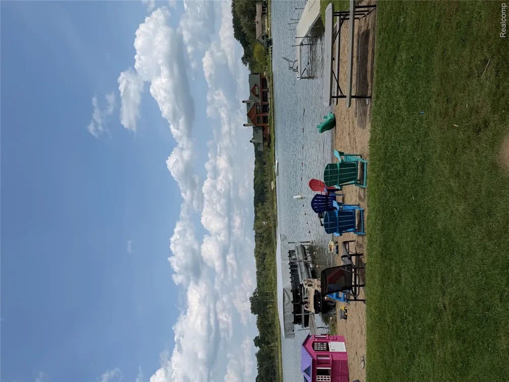 1580 CARTHAGE Commerce Charter Township, MI 48382