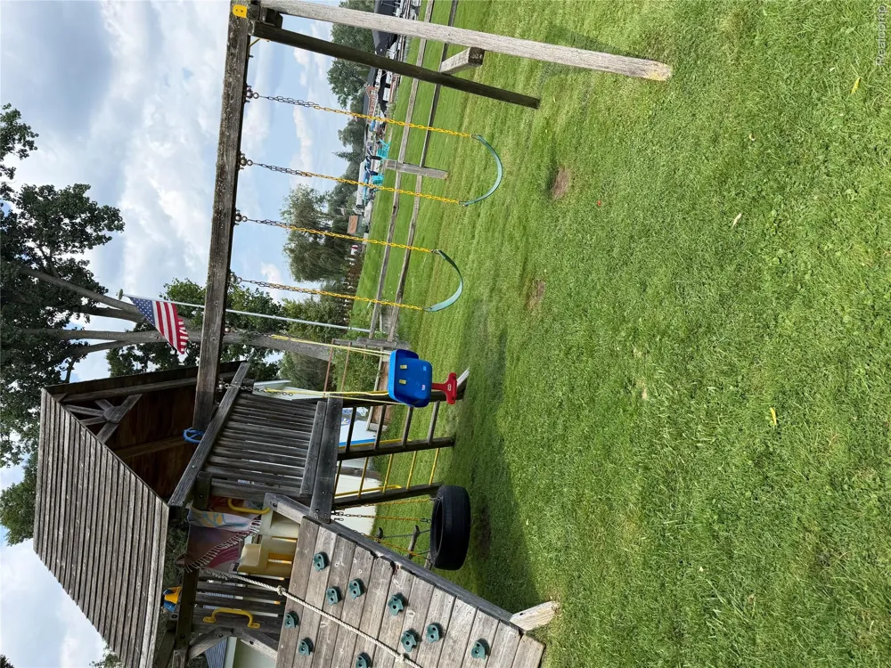 1580 CARTHAGE Commerce Charter Township, MI 48382