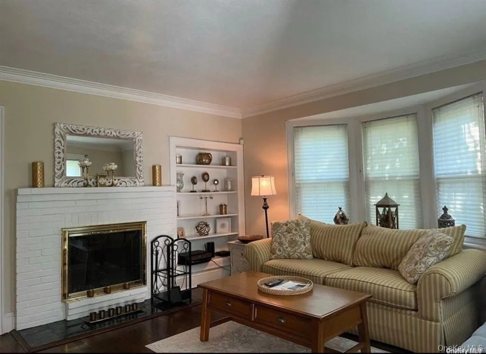 73 Abbott Drive Halesite, NY 11743