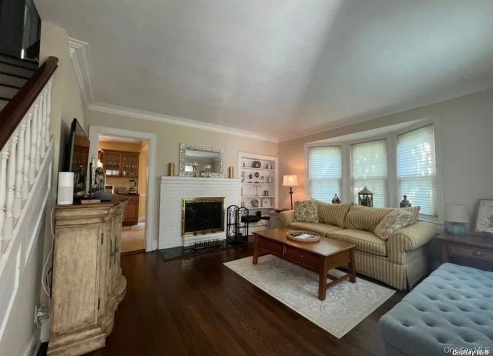 73 Abbott Drive Halesite, NY 11743