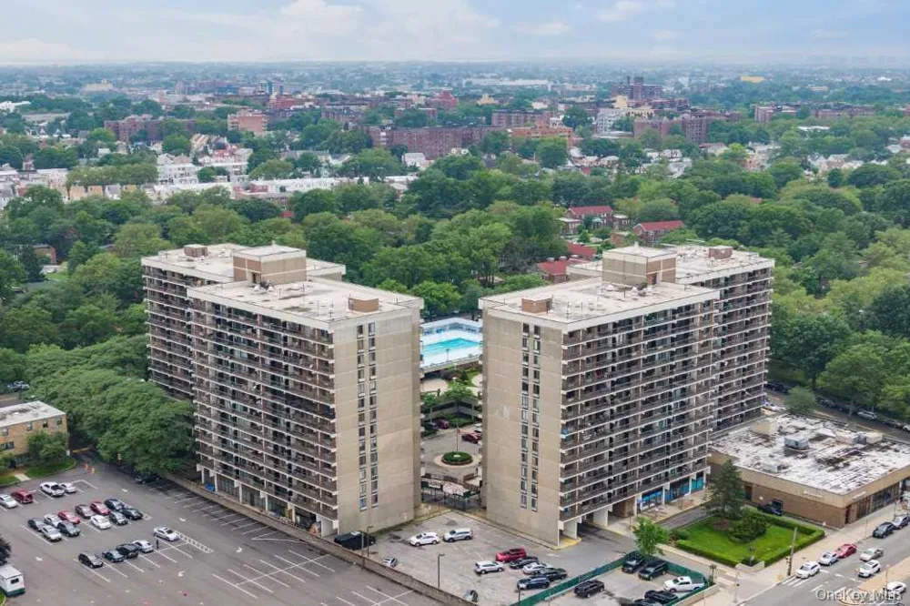 150-38 Union Turnpike #4 L Flushing, NY 11367