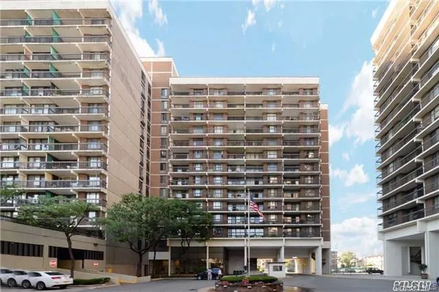 150-38 Union Turnpike #4 L Flushing, NY 11367