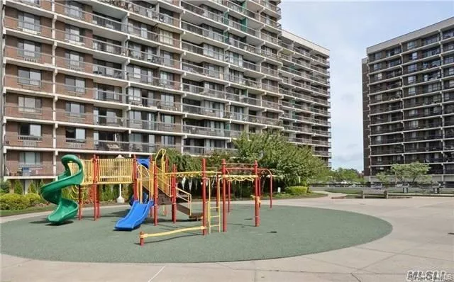 150-38 Union Turnpike #4 L Flushing, NY 11367