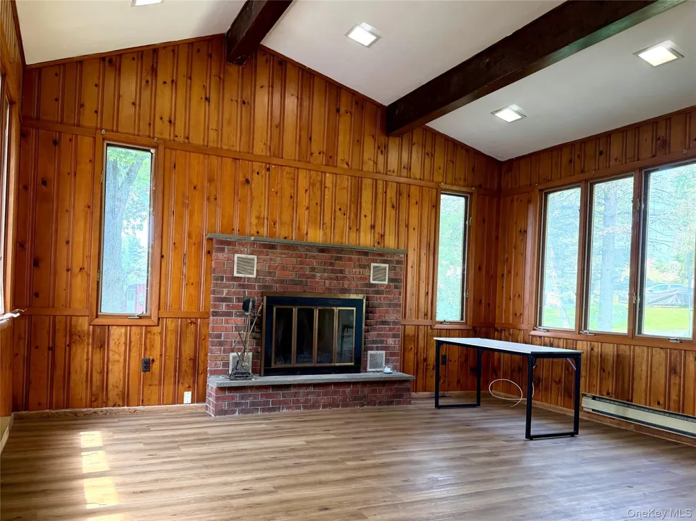 40 Crescent View Rock Hill, NY 12775