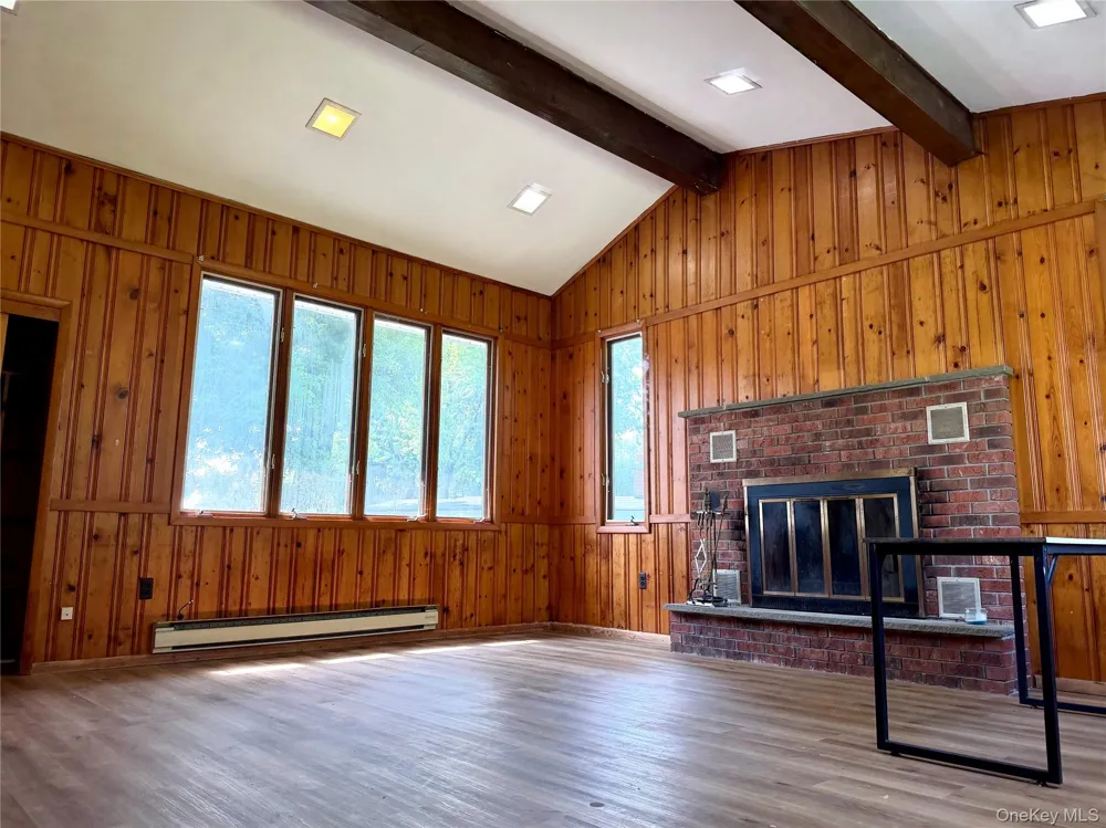 40 Crescent View Rock Hill, NY 12775