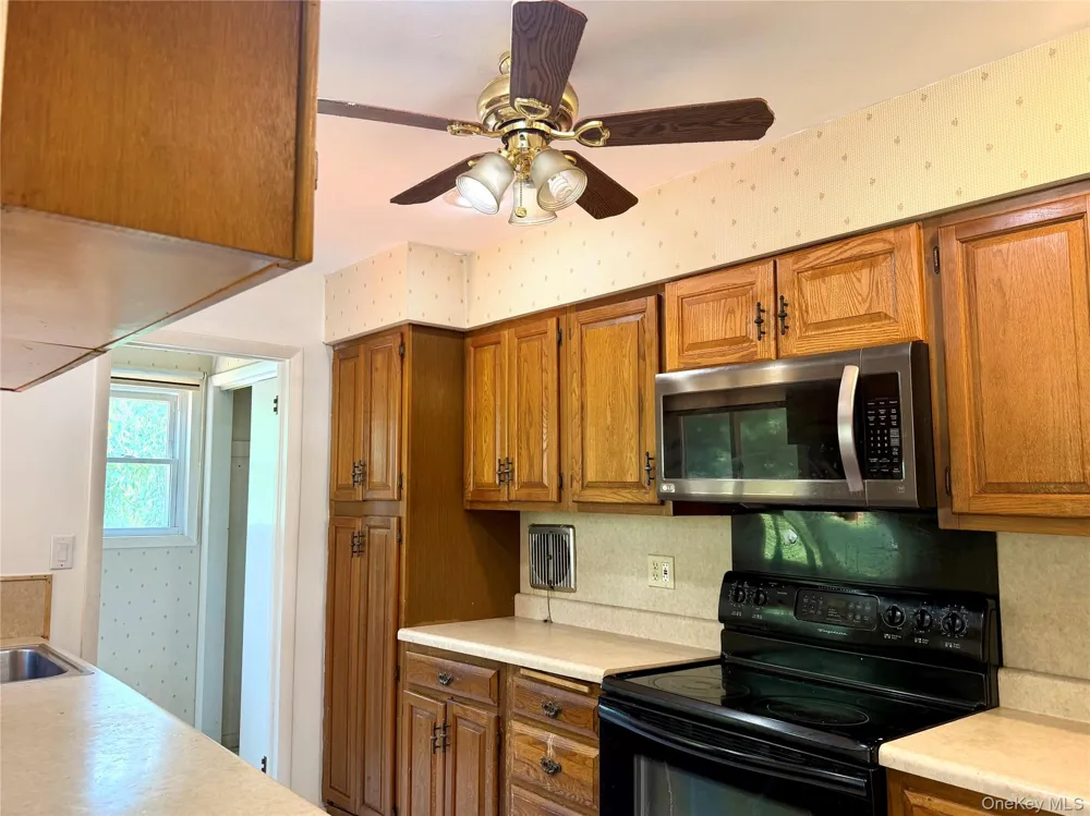 40 Crescent View Rock Hill, NY 12775