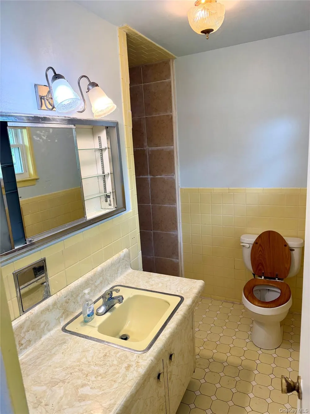 40 Crescent View Rock Hill, NY 12775