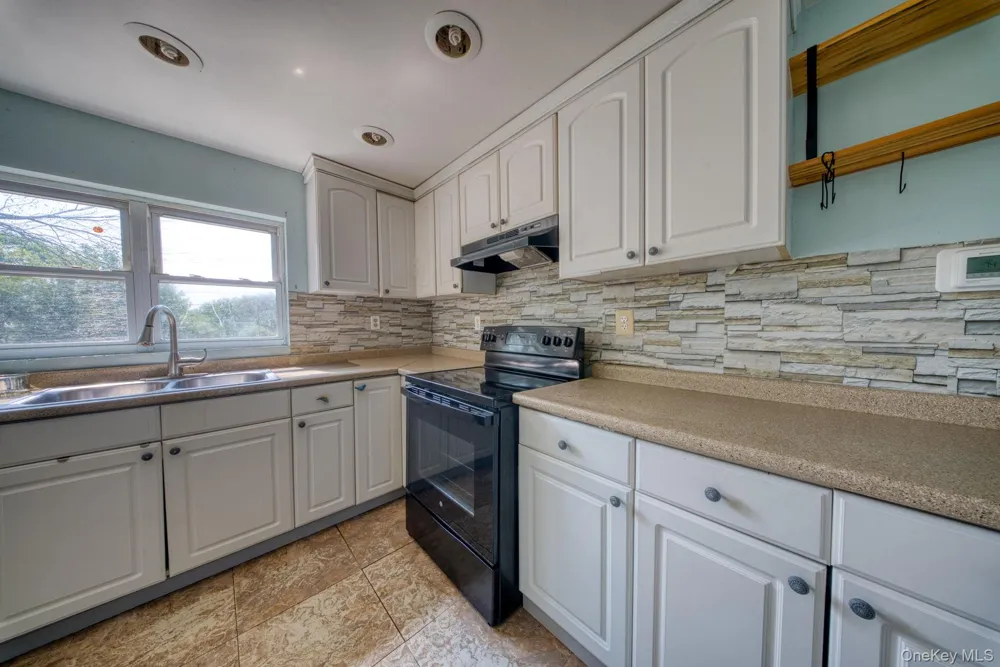 14 Airport Road Middletown, NY 10940
