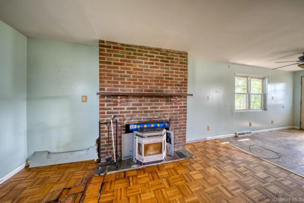 14 Airport Road Middletown, NY 10940