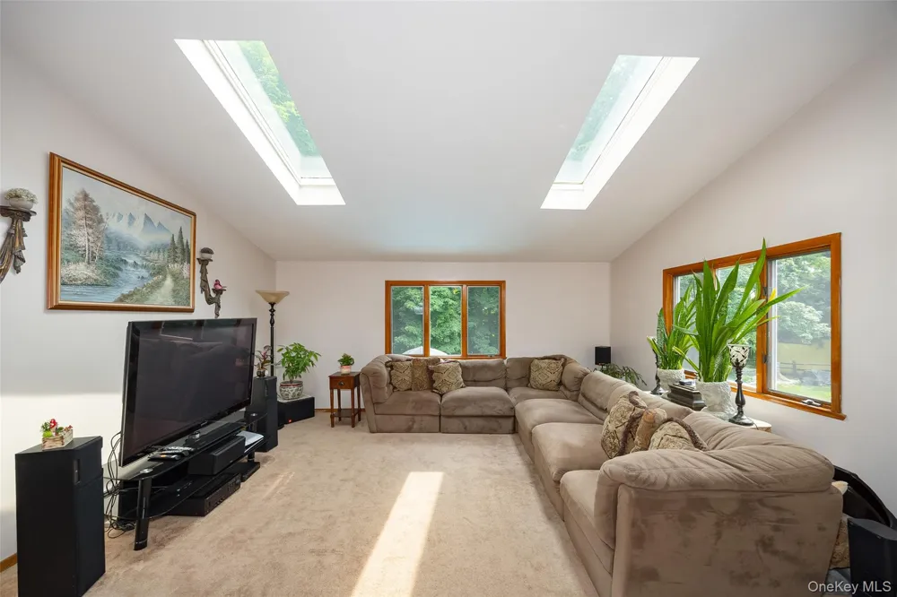 61 Ganung Drive Ossining, NY 10562