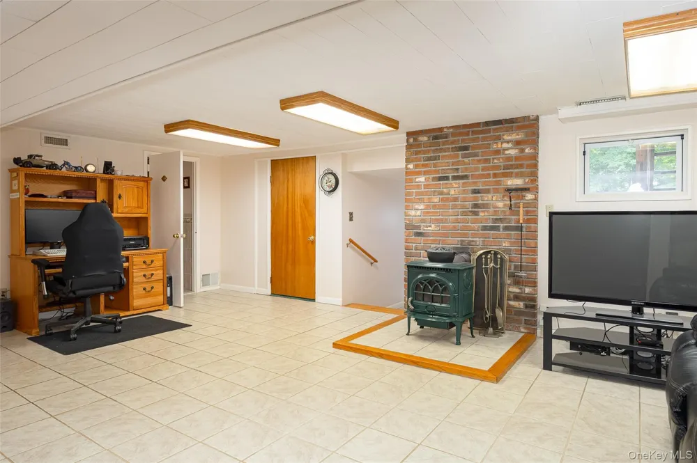 61 Ganung Drive Ossining, NY 10562