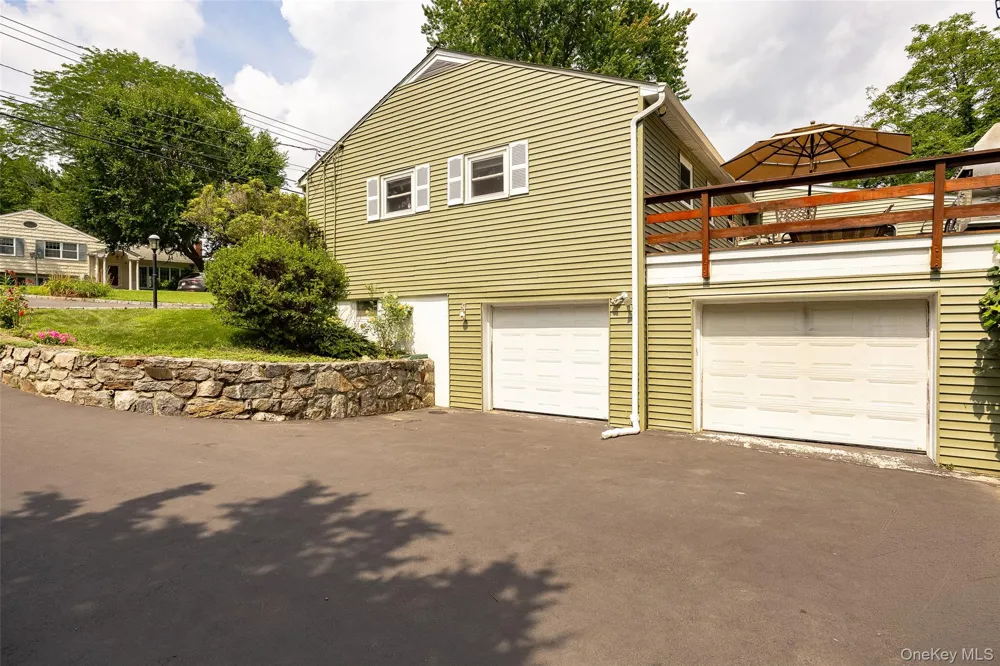 61 Ganung Drive Ossining, NY 10562