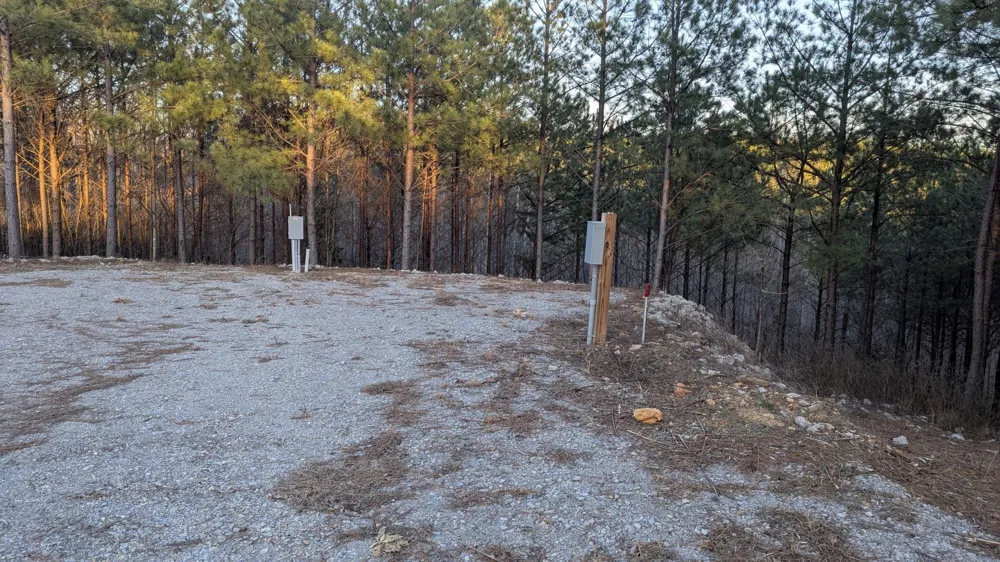 29 Summit Dr Linden, TN 37096