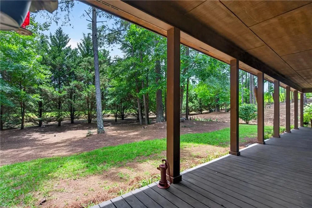 1369 Mobley Bridge Road Hogansville, GA 30230