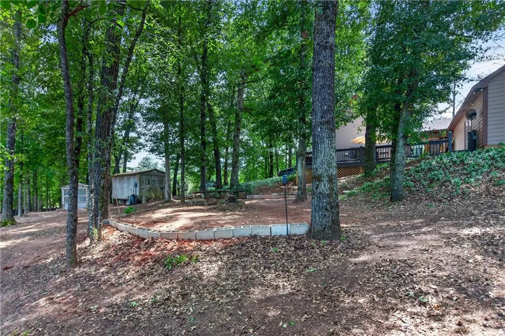 1369 Mobley Bridge Road Hogansville, GA 30230