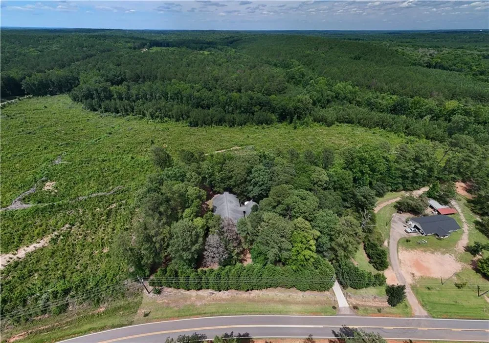 1369 Mobley Bridge Road Hogansville, GA 30230