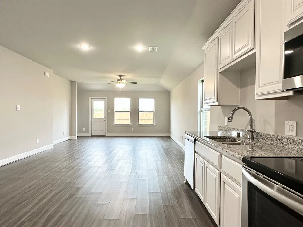 1428 Waverley Drive Greenville, TX 75402