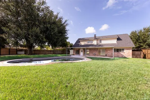 3911 Thistlewood Drive