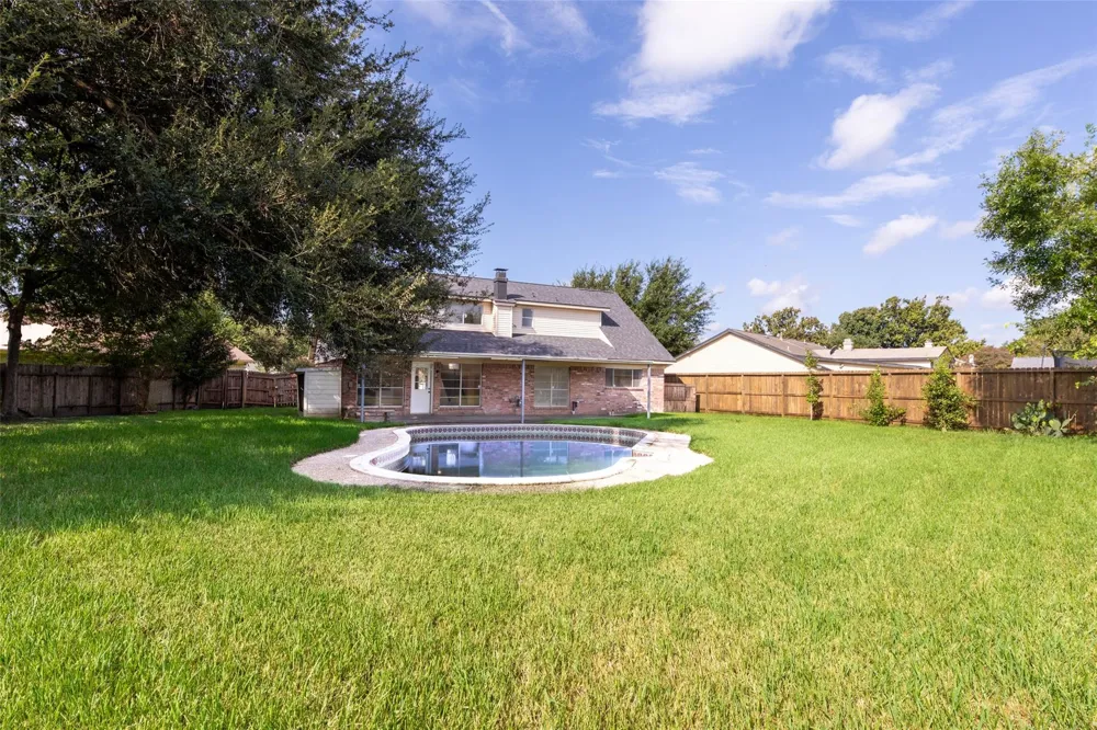 3911 Thistlewood Drive Pasadena, TX 77504