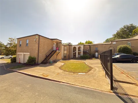 6032 Westridge Lane #201