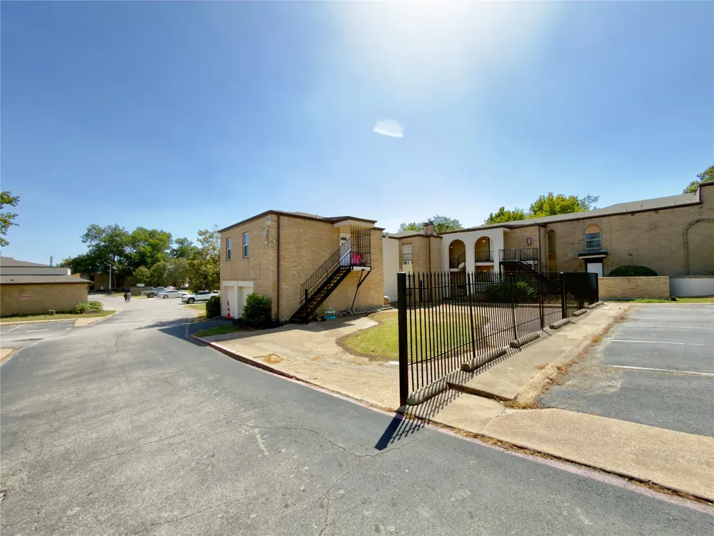 6032 Westridge Lane #201 Fort Worth, TX 76116