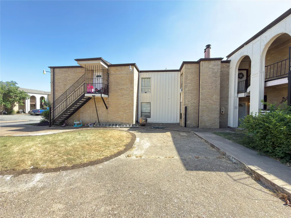 6032 Westridge Lane #201 Fort Worth, TX 76116
