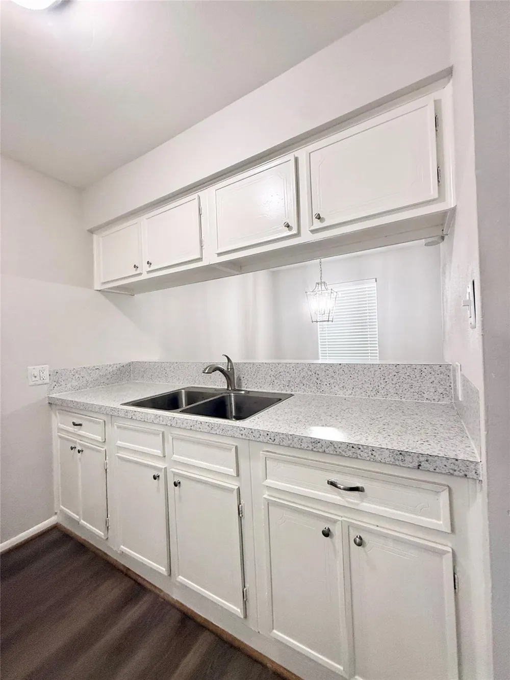 321 E Cedar Street #9 Angleton, TX 77515