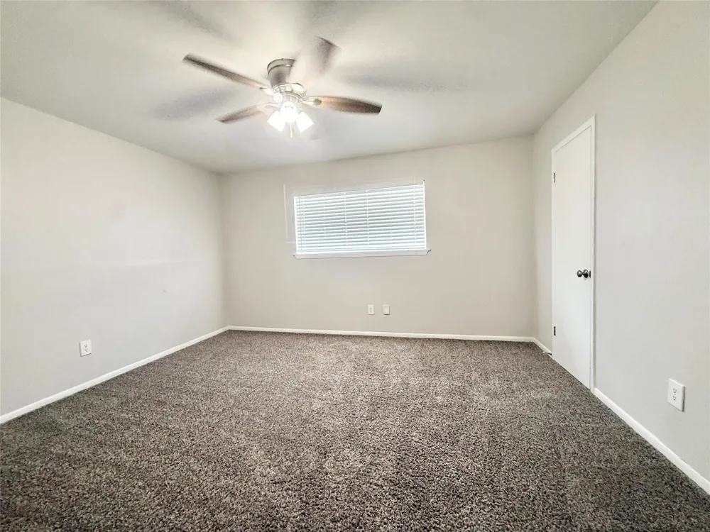 321 E Cedar Street #9 Angleton, TX 77515
