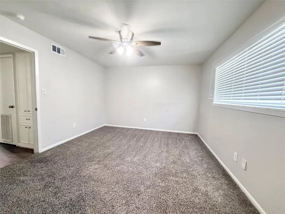 321 E Cedar Street #9 Angleton, TX 77515