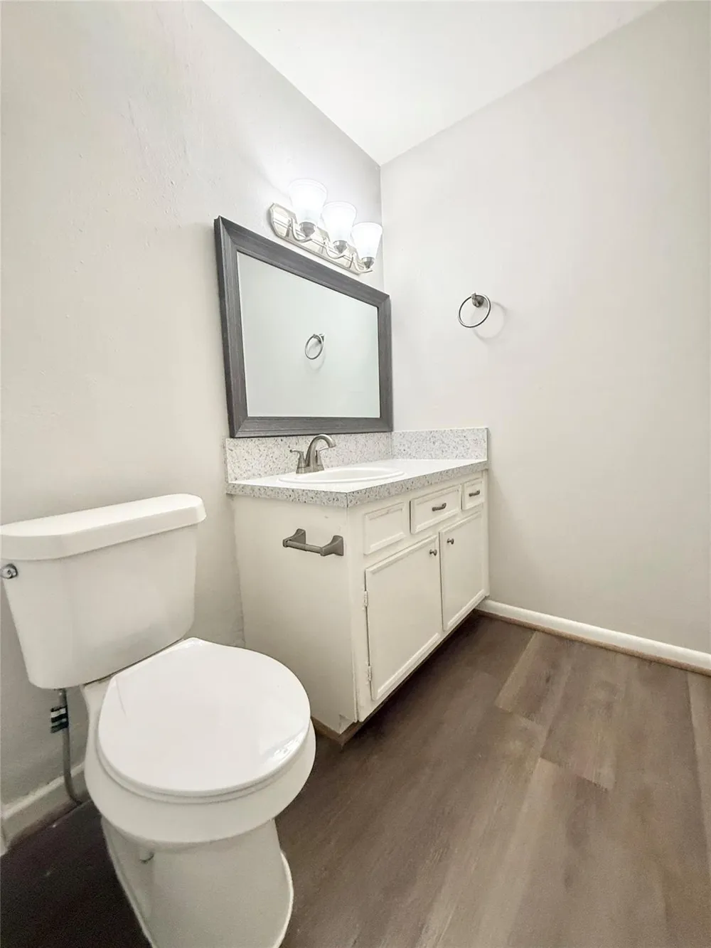 321 E Cedar Street #9 Angleton, TX 77515