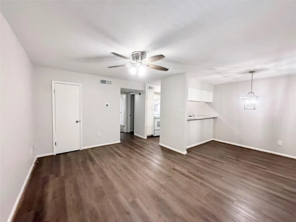 321 E Cedar Street #9 Angleton, TX 77515