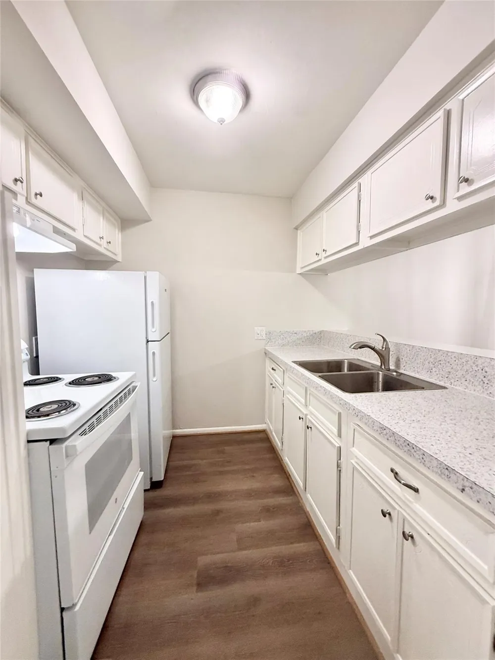 321 E Cedar Street #9 Angleton, TX 77515