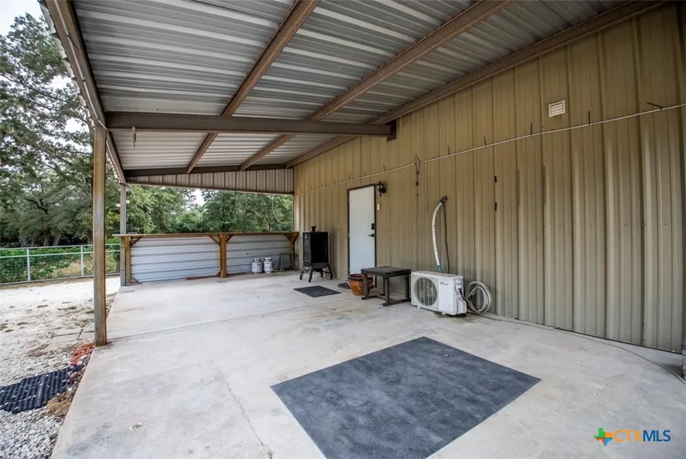 885 Peach Creek Road Rosanky, TX 78953