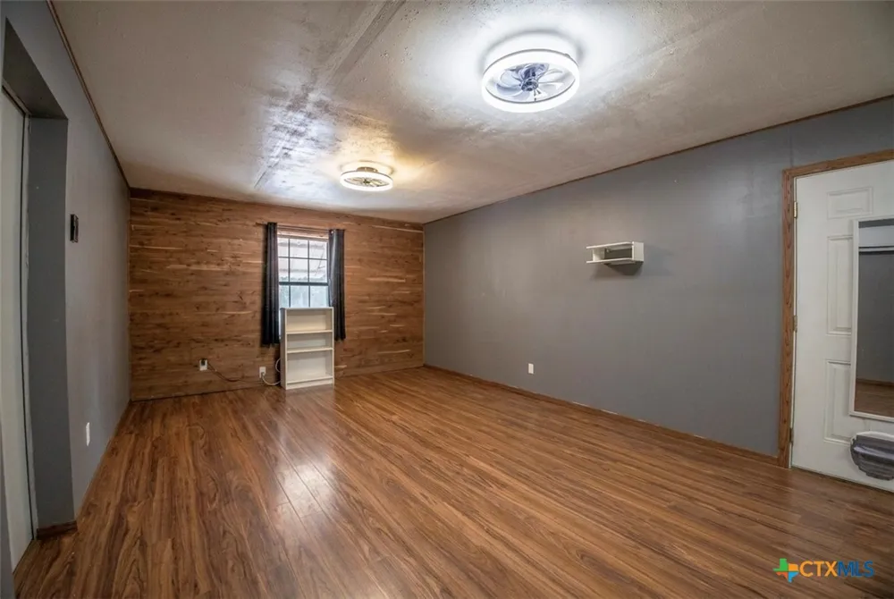 885 Peach Creek Road Rosanky, TX 78953