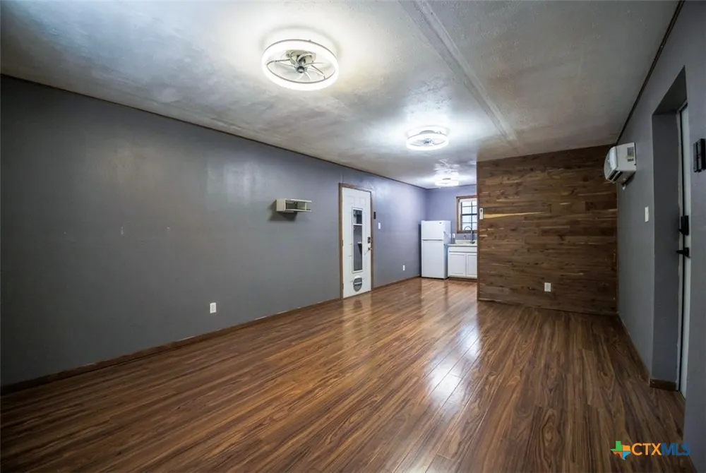 885 Peach Creek Road Rosanky, TX 78953