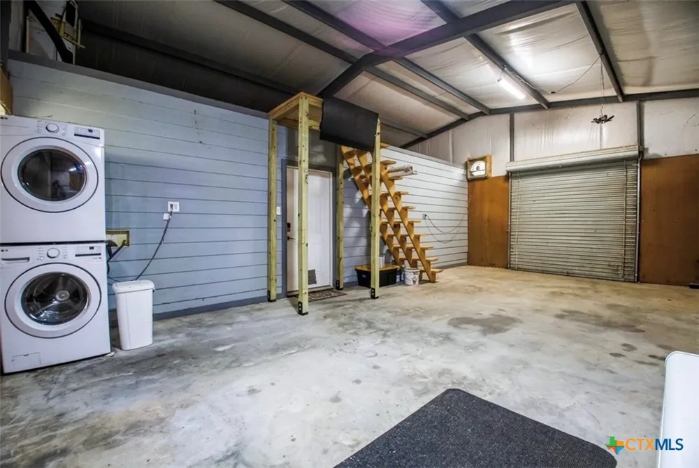 885 Peach Creek Road Rosanky, TX 78953