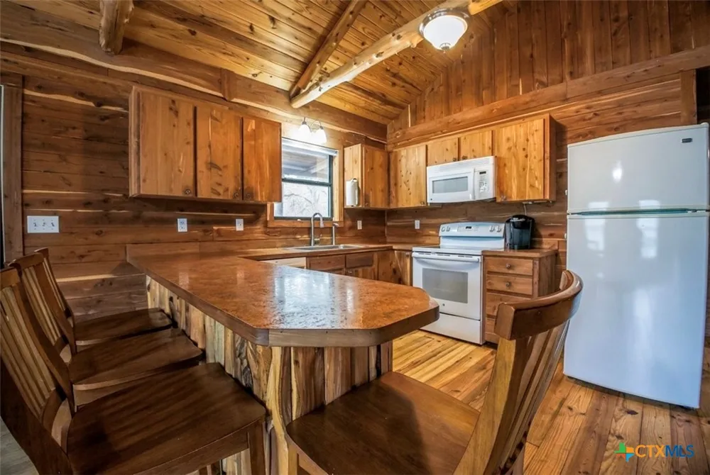 885 Peach Creek Road Rosanky, TX 78953