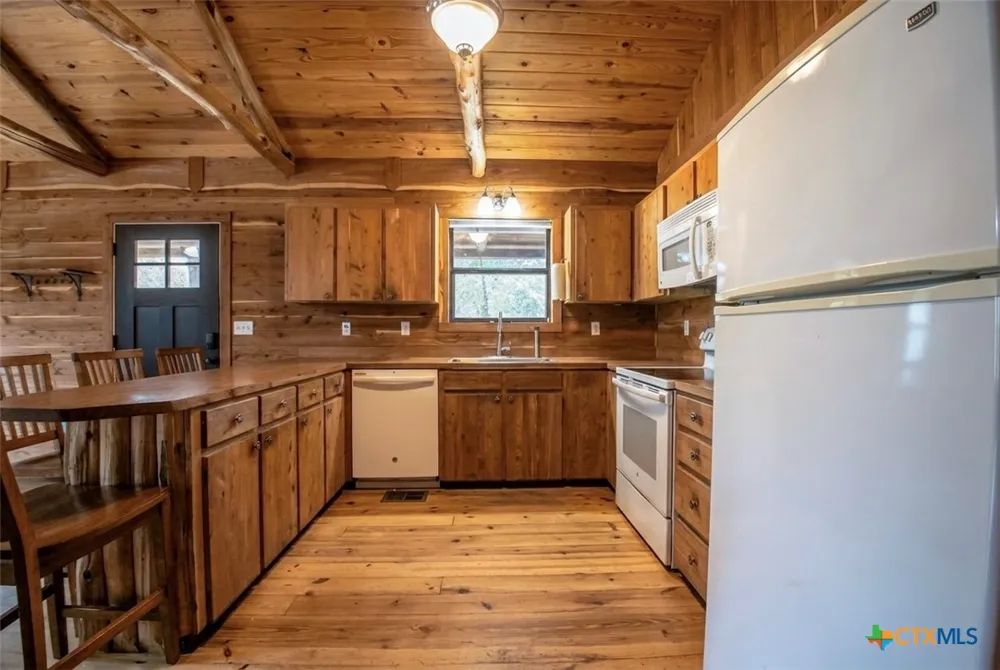 885 Peach Creek Road Rosanky, TX 78953