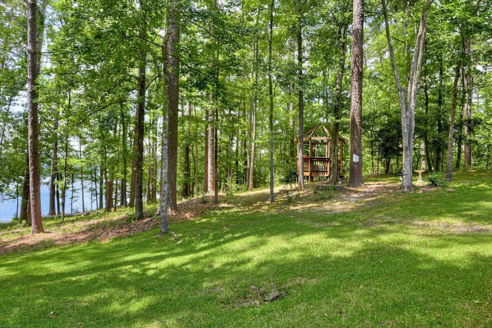 204 Chickadee Court Mccormick, SC 29835