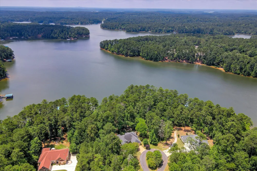 204 Chickadee Court Mccormick, SC 29835