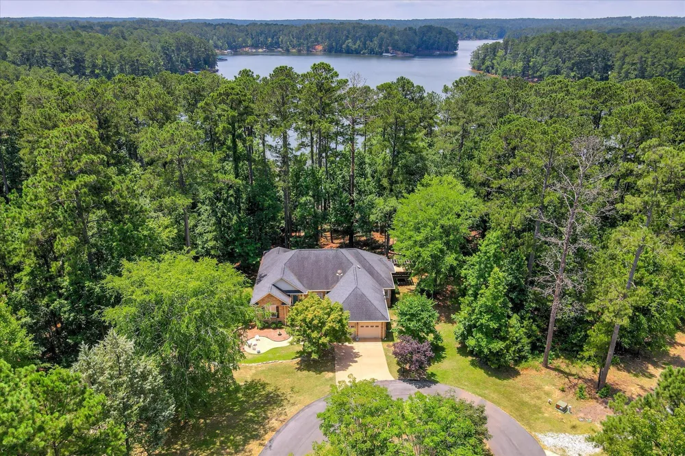 204 Chickadee Court Mccormick, SC 29835